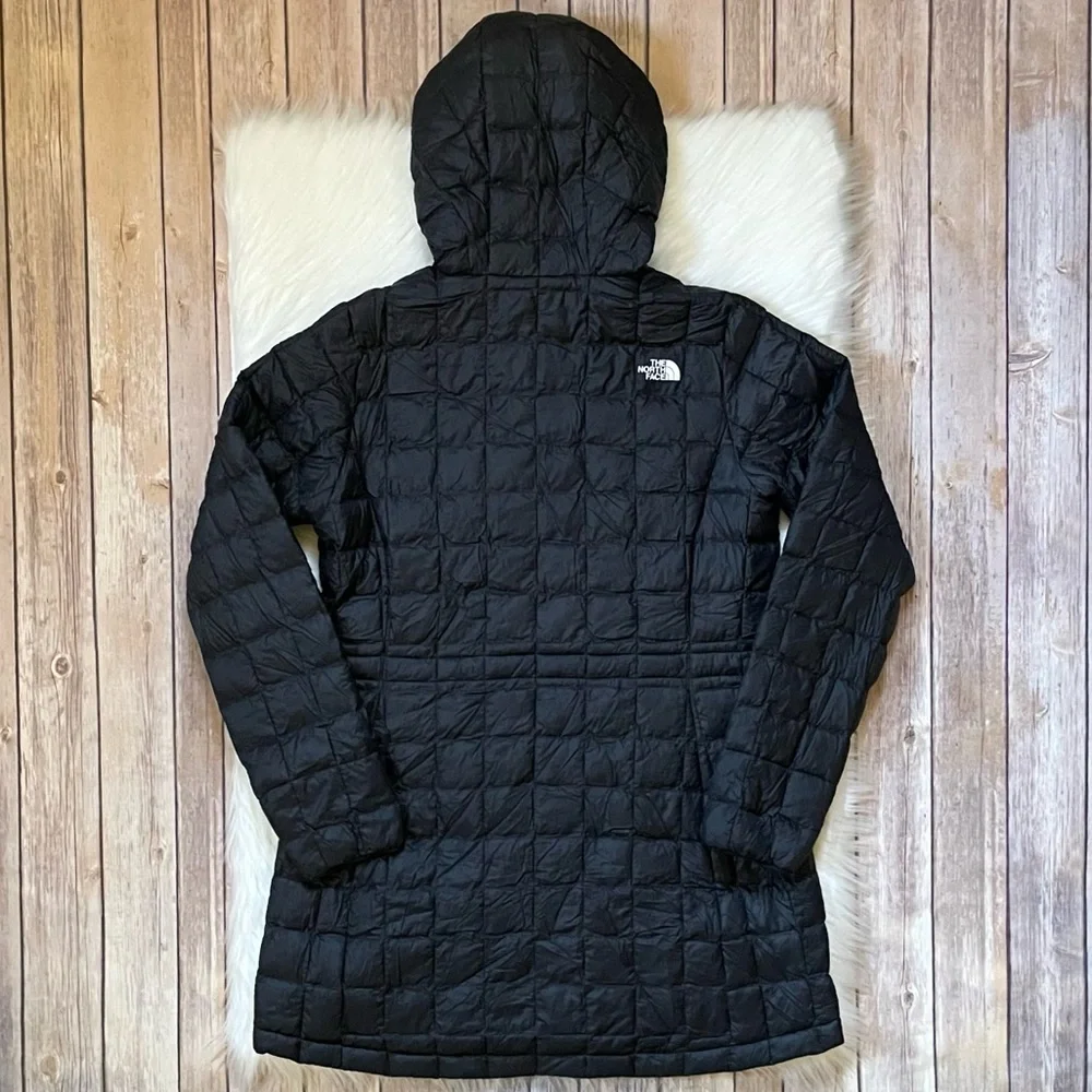 The North Face Women’s ThermoBall Eco Parka In Black - Picture 5 of 8